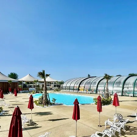 Apartament La Maison Bleue, Avec Piscine *