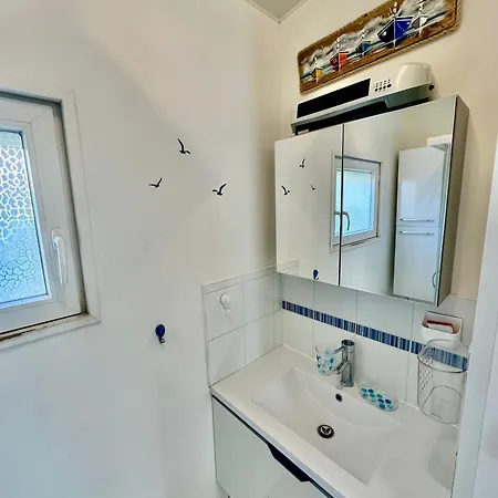 Apartament La Maison Bleue, Avec Piscine