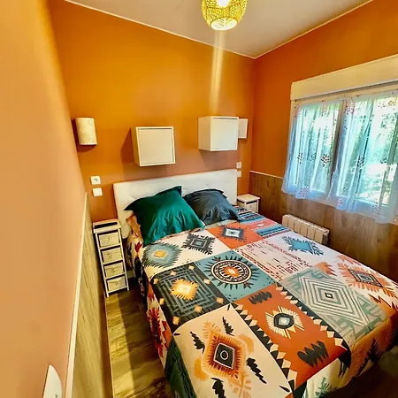 La Maison Bleue, Avec Piscine Apartament *