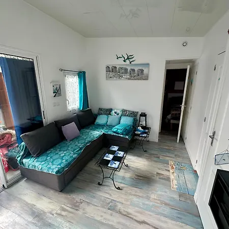 Apartament La Maison Bleue, Avec Piscine