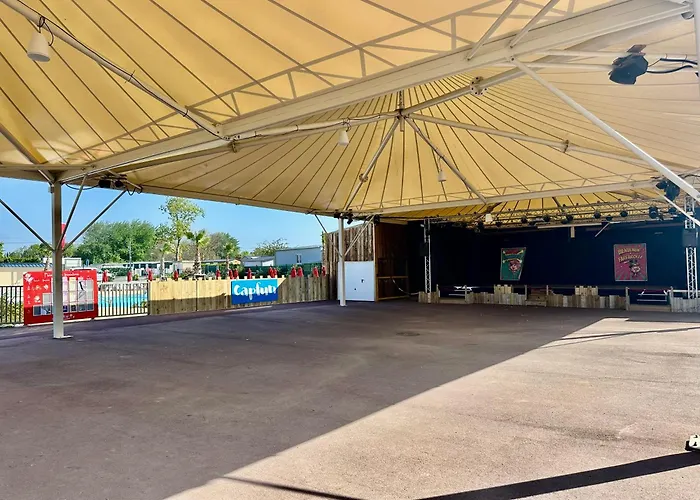 La Maison Bleue, Avec Piscine