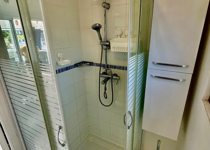 La Maison Bleue, Avec Piscine Apartment